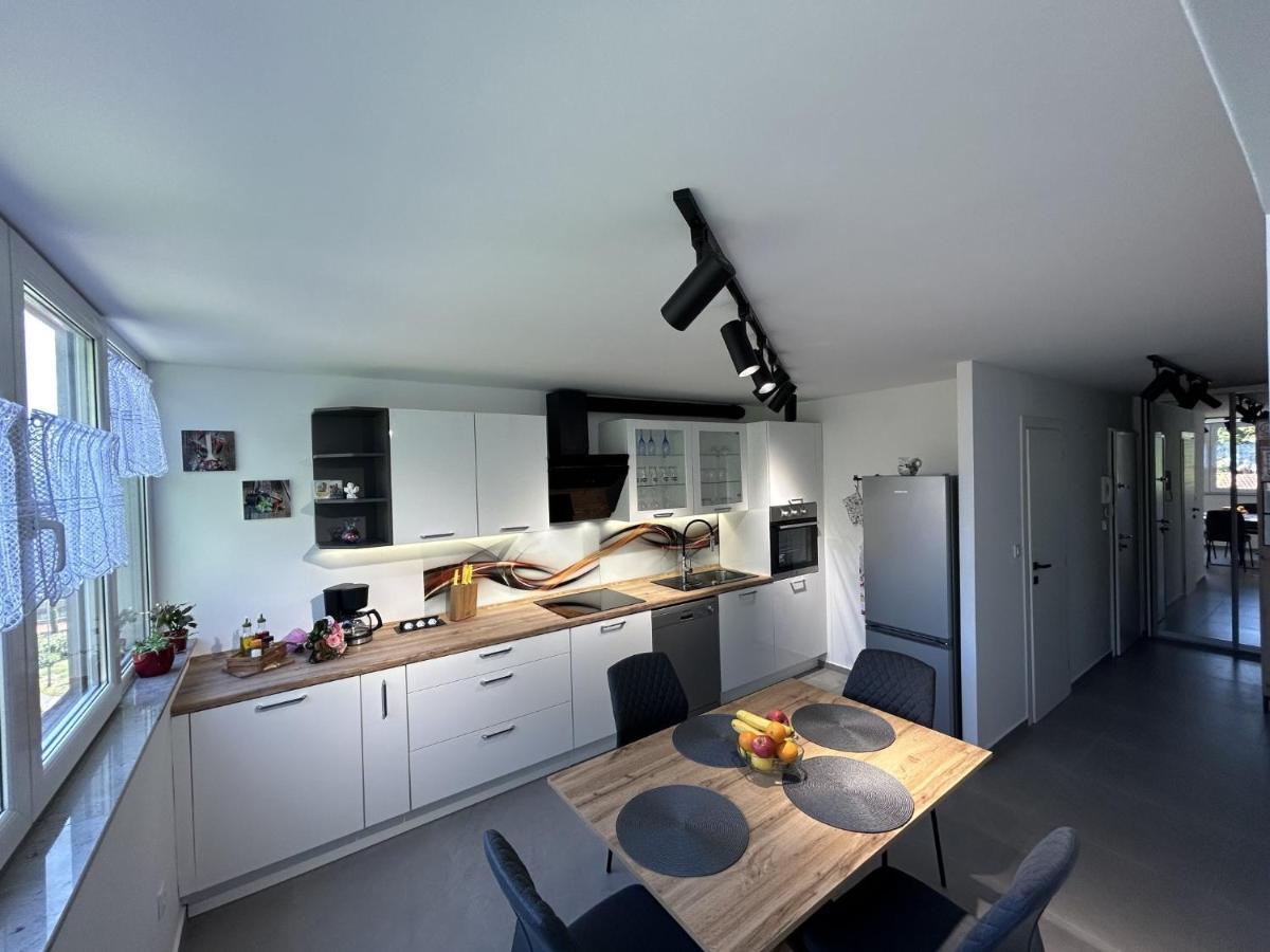 Apartment Toni Lovran Eksteriør billede